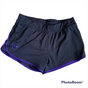 Under Armour Black/Purple Athletic Shorts size Large